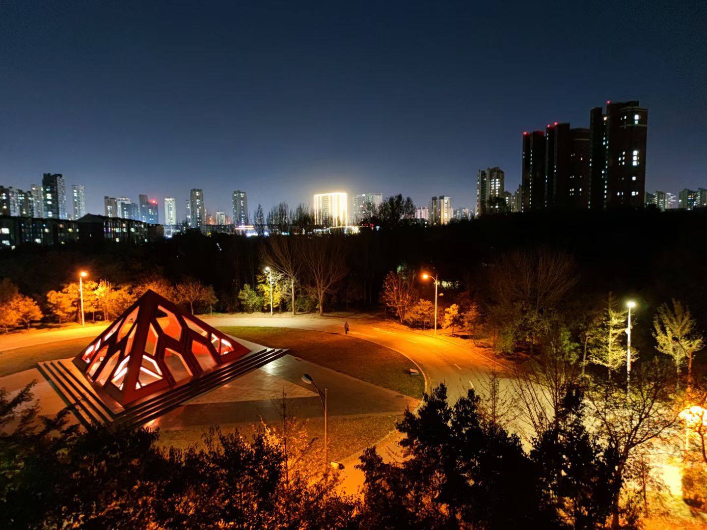 校园夜景